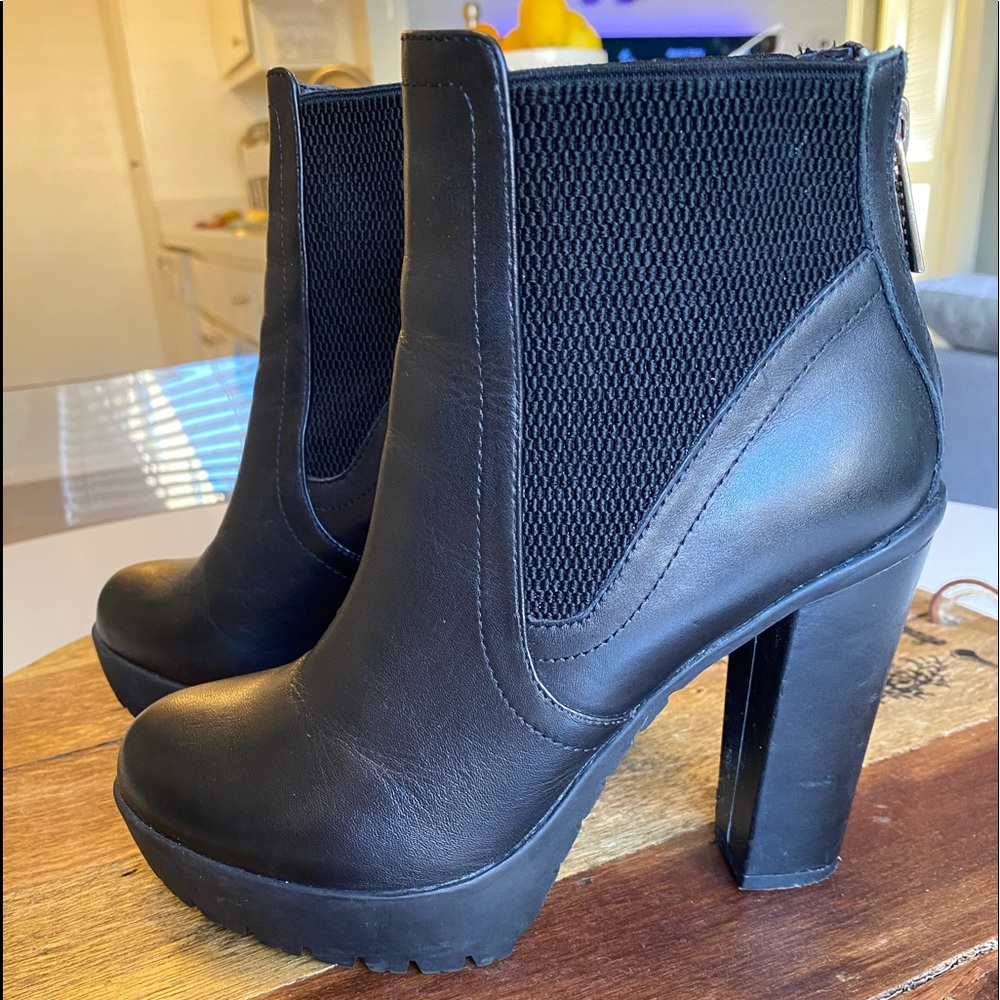 Steve Madden Booties 👢